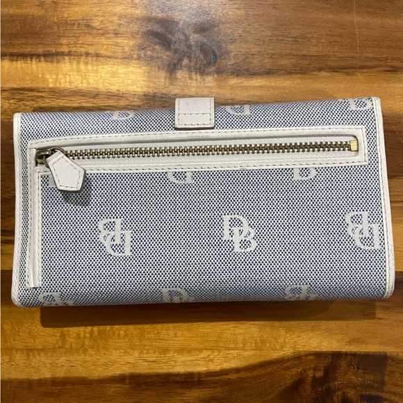 New Dooney & Bourke Signature Navy and White Wallet and checkbook case - Picture 2 of 8